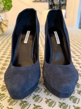 Kathryn Amberleigh Navy Suede Pumps | Womens Size 9.5